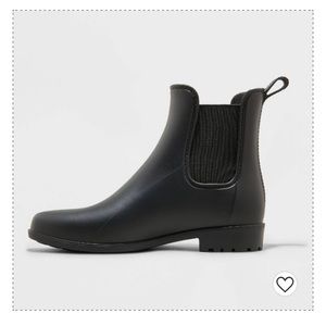 A New Day Chelsea rain boots. Size 8w